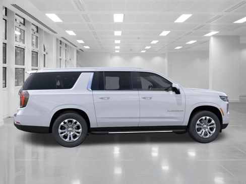 New 2026 Chevrolet Suburban LS image 6