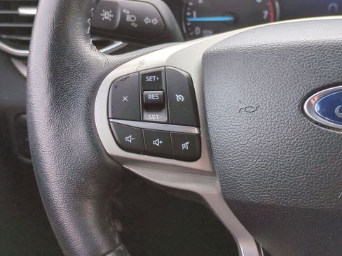 Used 2022 Ford Explorer XLT w/ Equipment Group 202A image 23