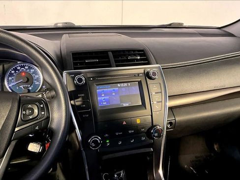 Used 2017 Toyota Camry LE image 7