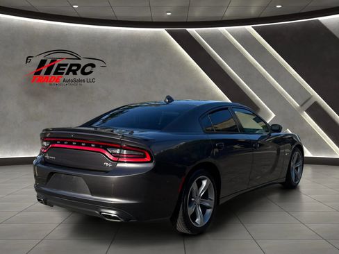 Used 2015 Dodge Charger R/T RWD image 4