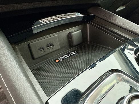 Used 2024 Buick Envision Avenir image 39