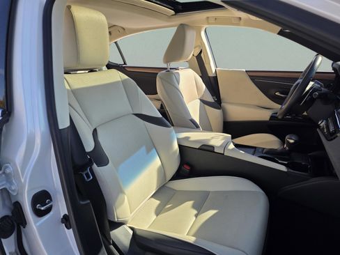 Certified 2024 Lexus ES 350 w/ Premium Package image 30