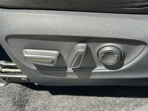 Used 2025 Toyota RAV4 XLE image 23