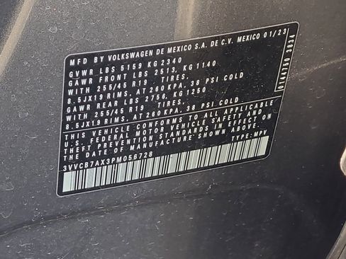 Used 2023 Volkswagen Tiguan SE R-Line image 31