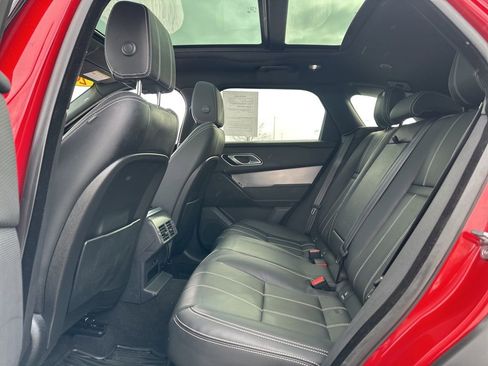 Used 2022 Land Rover Range Rover Velar R-Dynamic S image 38