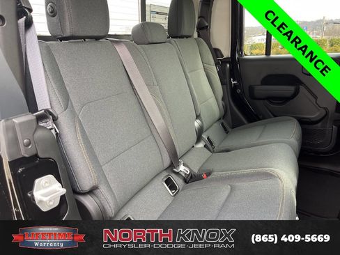 New 2025 Jeep Gladiator Sport AWD/4WD image 21