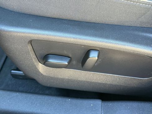 Used 2023 Buick Envision Essence image 23