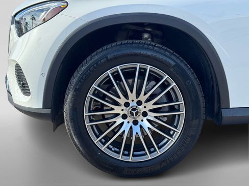 Certified 2025 Mercedes-Benz GLC 300 GLC 300 image 10