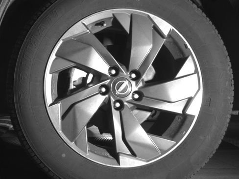 Used 2025 Nissan Rogue SV FWD image 12