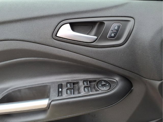 Used 2019 Ford Escape SE FWD image 11