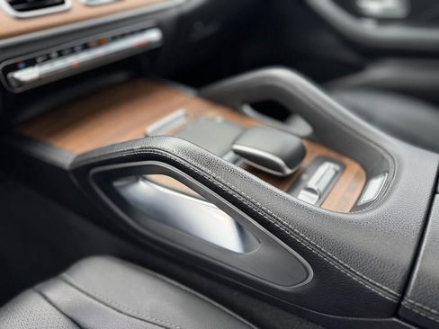 Used 2023 Mercedes-Benz GLS 450 4MATIC image 20