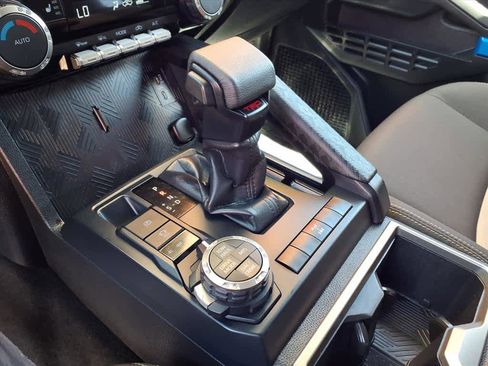 Certified 2025 Toyota Tacoma TRD Off-Road image 15