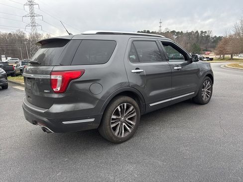 Used 2018 Ford Explorer Platinum image 5