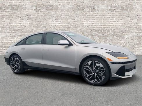 New 2025 Hyundai Ioniq 6 SEL image 1