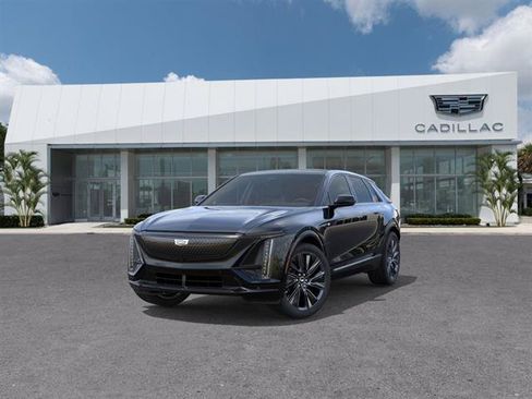 New 2026 Cadillac Lyriq Signature Sport AWD/4WD image 8