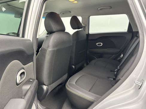 Used 2016 Kia Soul + image 29