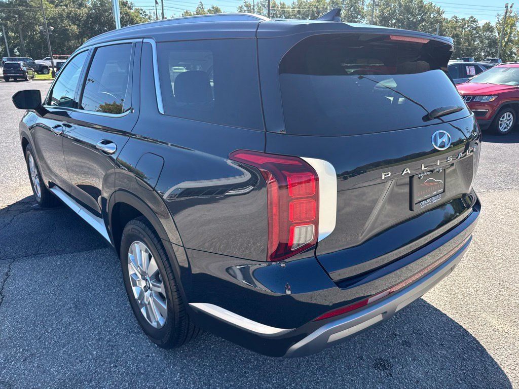 Used 2024 Hyundai Palisade SEL FWD image 2