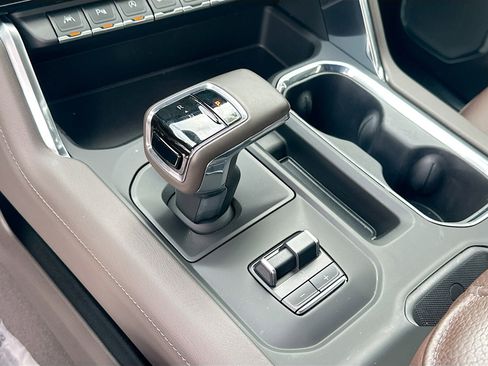 Used 2025 GMC Sierra 1500 Denali image 17