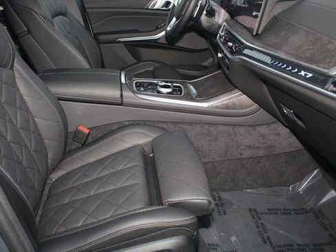Used 2025 BMW X7 xDrive40i w/ Executive Package image 28