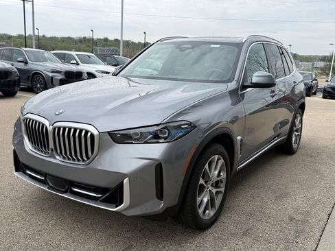 Used 2024 BMW X5 xDrive40i w/ Premium Package AWD/4WD image 9