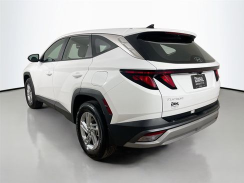 Used 2025 Hyundai Tucson SE image 10