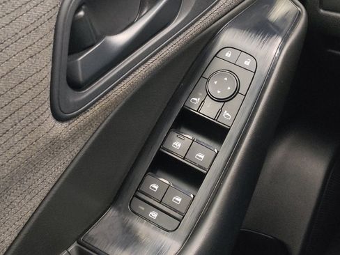 Used 2023 Nissan Rogue S FWD image 27