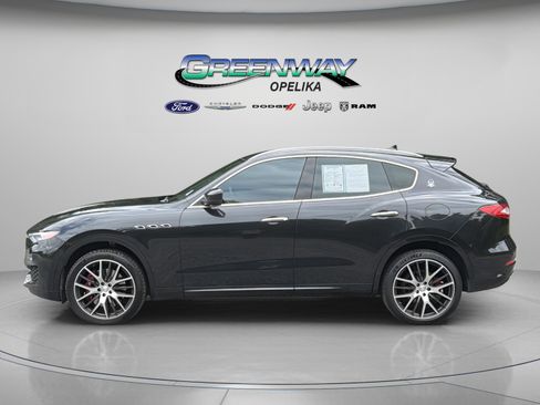 Used 2017 Maserati Levante S AWD/4WD image 4