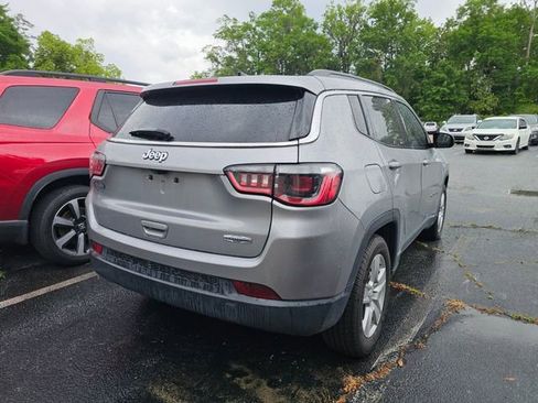 Used 2022 Jeep Compass Latitude FWD image 7