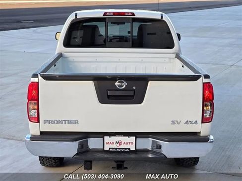 Used 2020 Nissan Frontier SV image 7