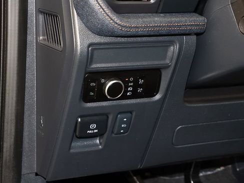 Used 2025 Ford F150 Lightning Lariat image 33