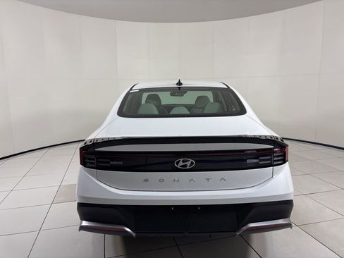 New 2025 Hyundai Sonata SE image 4