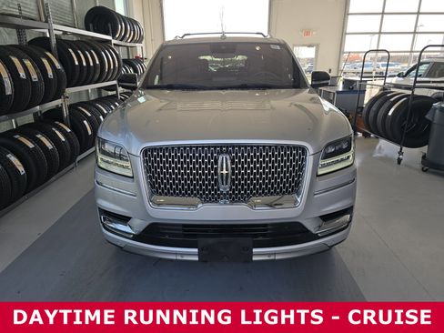 Used 2019 Lincoln Navigator Reserve image 2