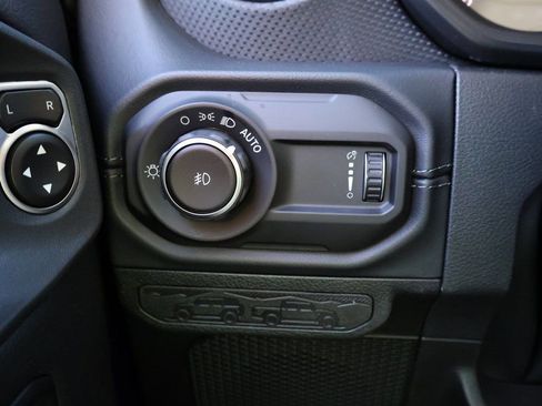 New 2026 Jeep Wrangler Unlimited Rubicon image 30