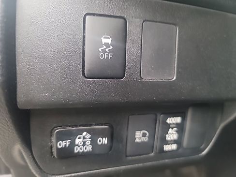 Used 2020 Toyota Tacoma TRD Sport w/ Technology Package image 13