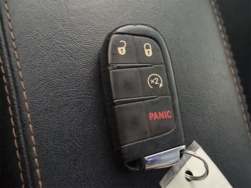 Used 2020 Jeep Compass Limited image 32