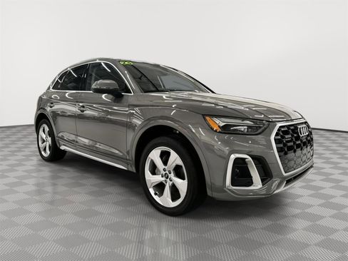 Certified 2025 Audi Q5 2.0T Premium Plus w/ Premium Plus Package image 3