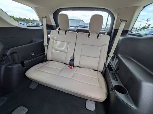 Used 2023 Ford Explorer XLT w/ Equipment Group 202A AWD/4WD image 17