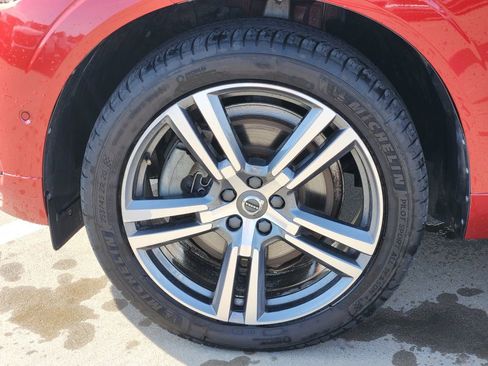 Used 2018 Volvo XC60 T6 Momentum w/ Advanced Package image 14