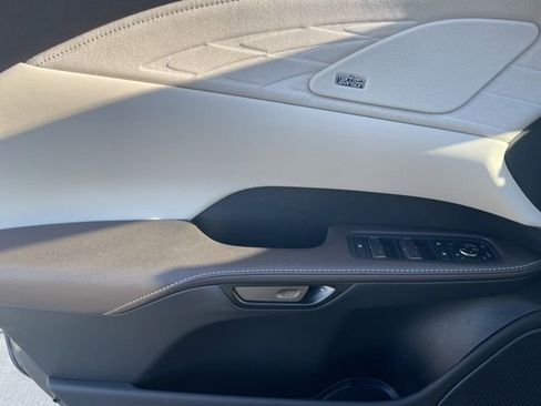 New 2026 Lexus RX 450h AWD image 17