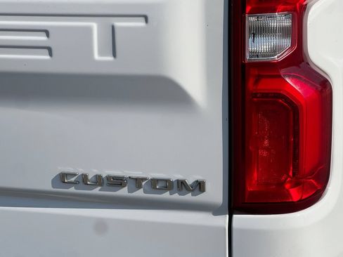Used 2021 Chevrolet Silverado 1500 Custom RWD image 21