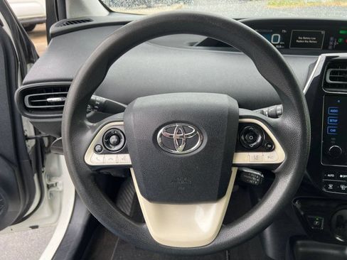 Used 2017 Toyota Prius Two w/ Carpet Mat Package FWD image 14