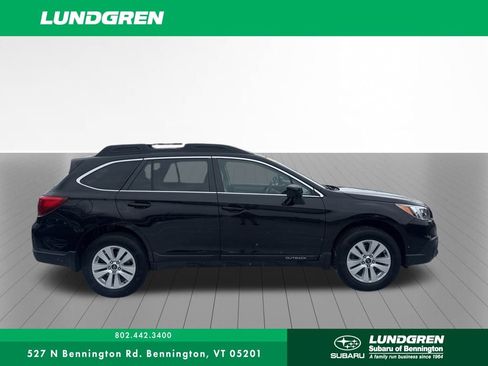 Used 2017 Subaru Outback 2.5i Premium image 4