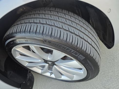 Used 2018 Tesla Model 3 Long Range RWD image 13