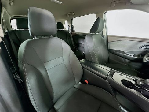 Used 2023 Nissan Rogue S image 25