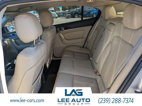 Used 2013 Lincoln MKS image 10