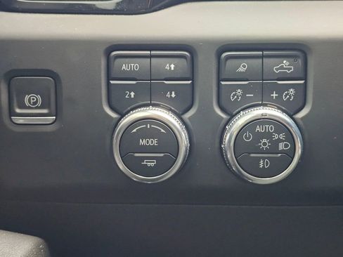 Used 2023 GMC Sierra 1500 AT4 w/ AT4 Premium Package AWD/4WD image 33
