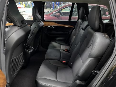 Used 2025 Volvo XC90 B6 Plus AWD/4WD image 13