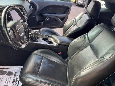 Used 2019 Dodge Challenger SXT w/ Plus Package image 11