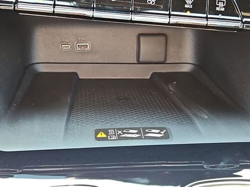 New 2026 Chevrolet Traverse High Country w/ LPO, Floor Liner Package image 50