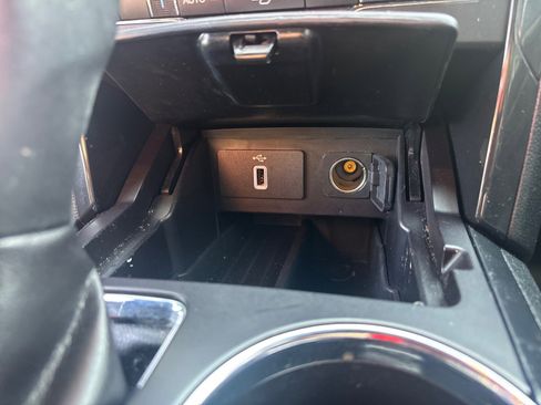 Used 2019 Ford Explorer XLT w/ Equipment Group 202A image 24